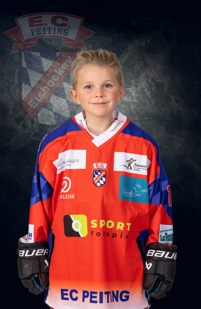 Spielerportrait beim Medientag im Sportverein – professionelles Fotoshooting mit mobiler Ausrüstung vor Ort